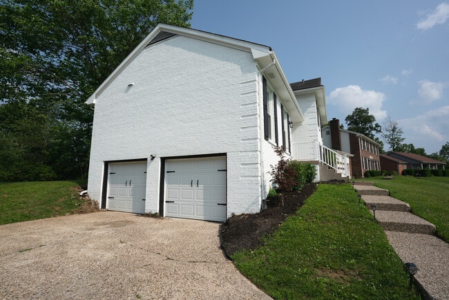 Photo - 411 Bromwell Dr