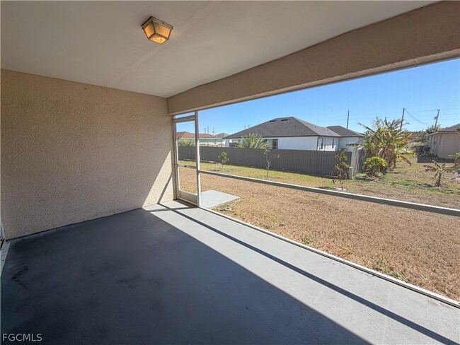 Building Photo - 526 NW 1st Ln