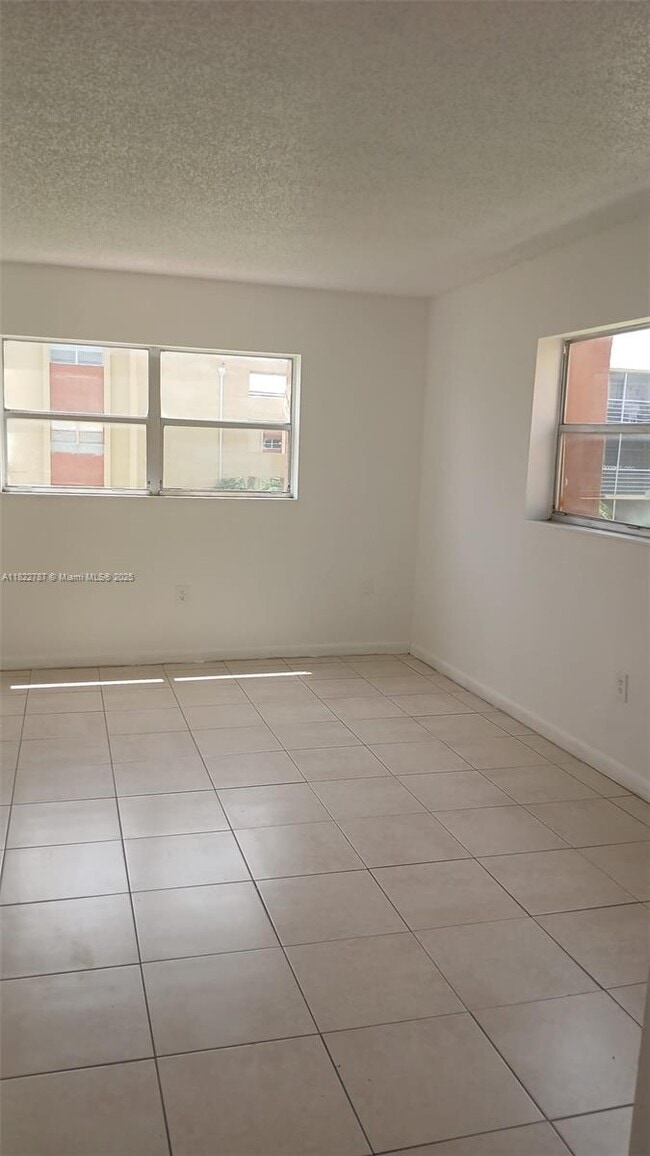Photo - 3610 NW 21st St Apartment Unit 313