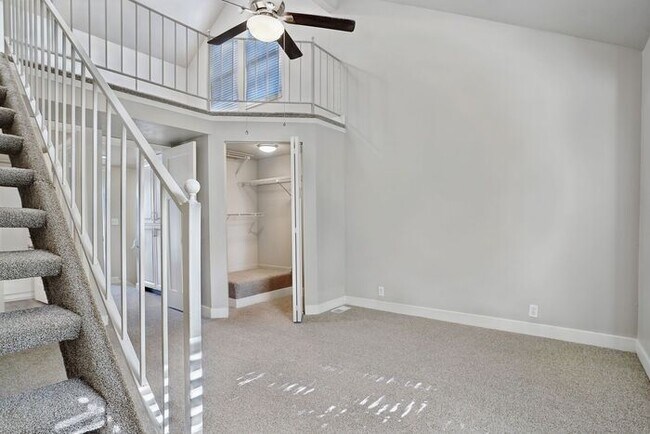 Photo - Spacious 2 Bed 1.5 Bath Townhome in Murray...