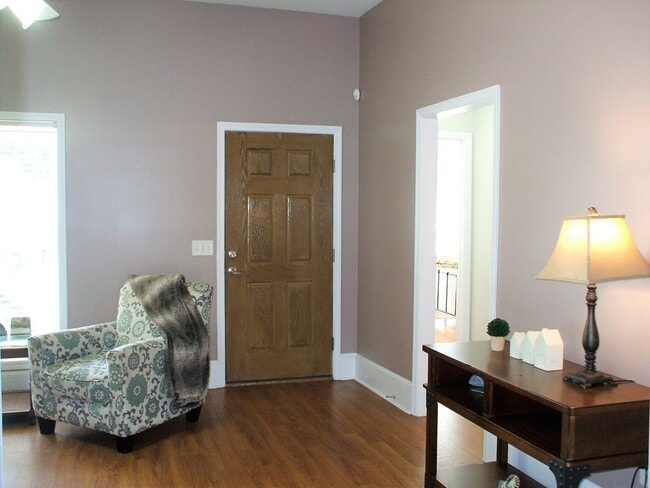 Photo - 202 Gwinnett Pl