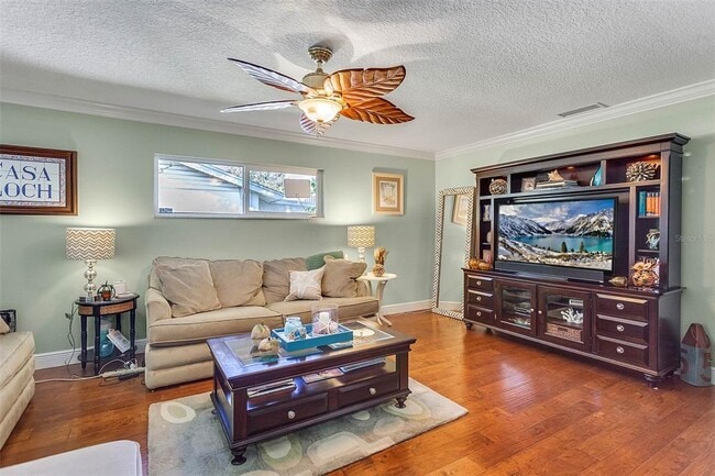 Photo - 952 Fairway Dr