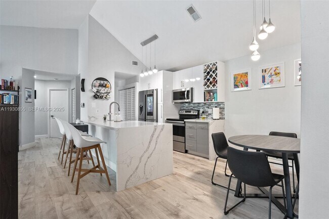 Photo - 15770 SW 104th Terrace Unidad 301