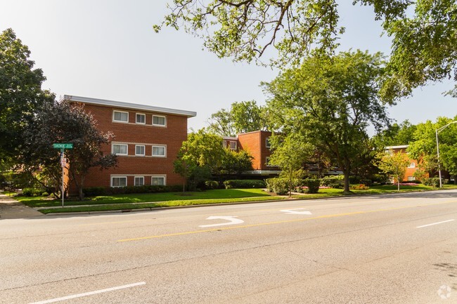 Garden House Apts. - Garden House Apts.