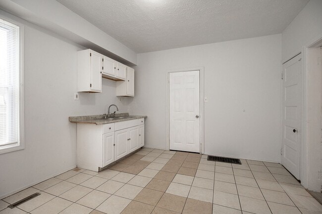Photo - 3300 W 54th St Unit 3300 West 54th  1