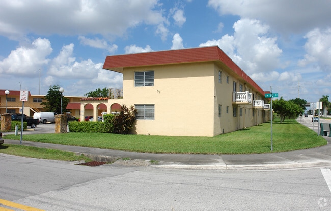 6970 SW 87th Ave - Galloway Court Apartments