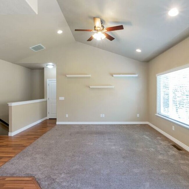 Photo - Lehi Rambler with charming cottage design