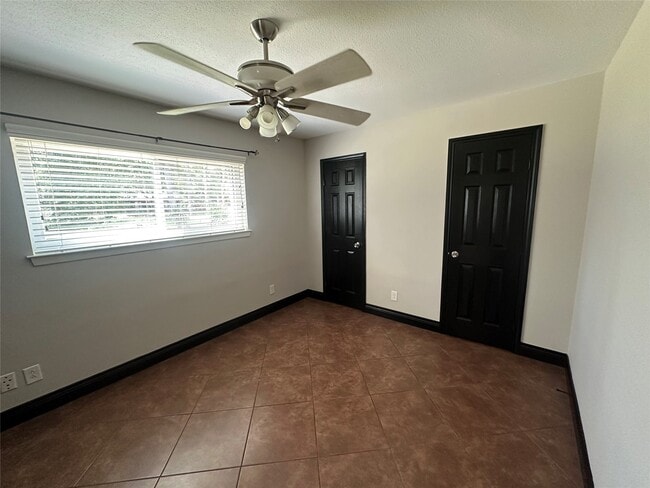 Photo - 12423 Woodlake Ln