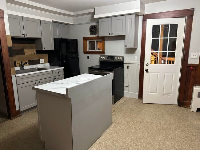 Photo - 50 Webster St Unit 1