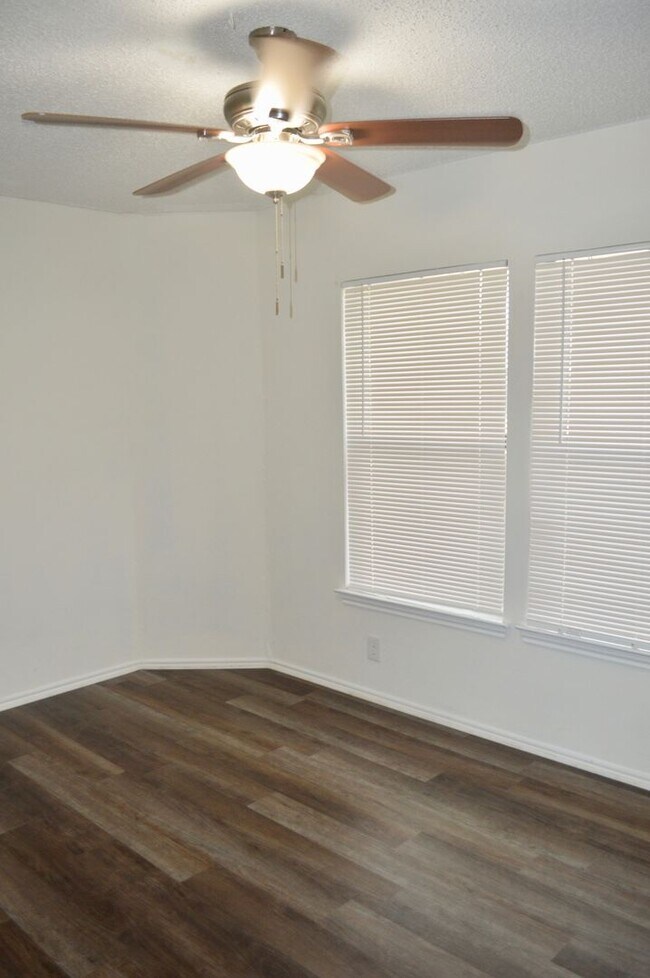 Photo - Charming 3 bed 2 bath with a converted gar...