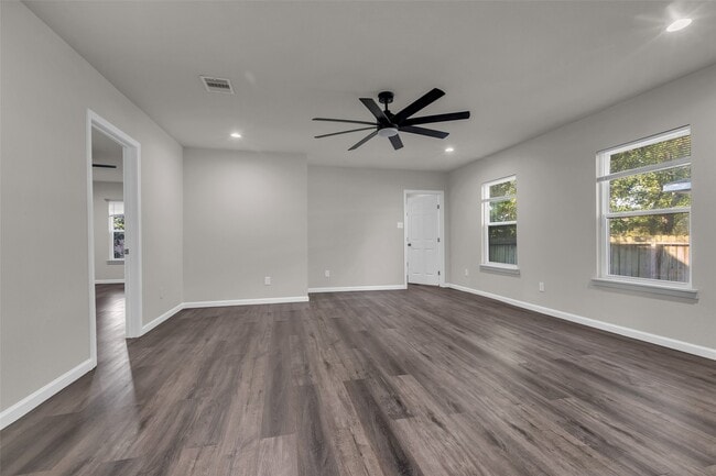 Building Photo - 116 Gans St