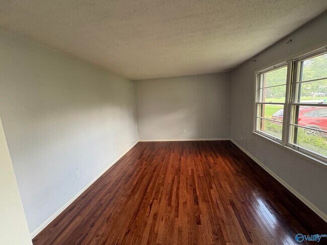 125 Meadow Dr