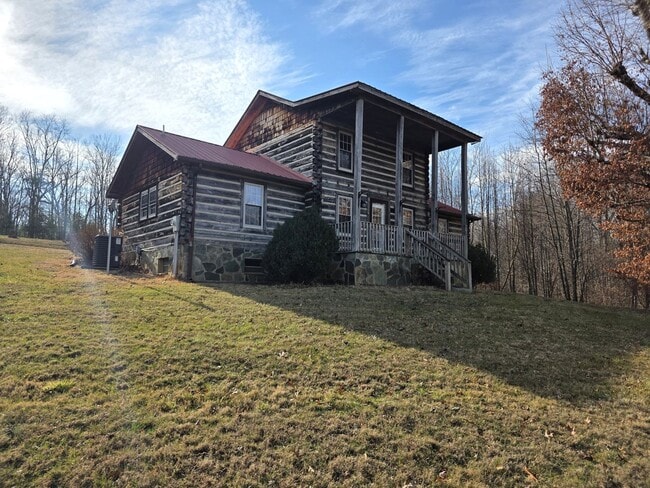 Photo - Cozy 3BR/2BA Cabin with Stunning Mountain Views