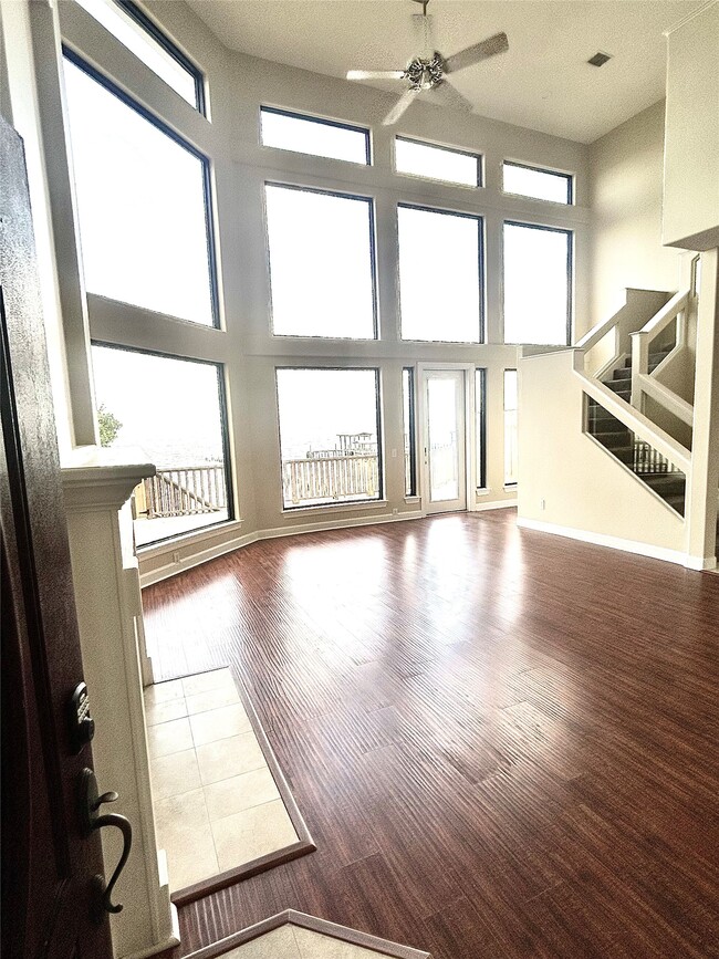 Building Photo - 807 Kipp Ave Unit A