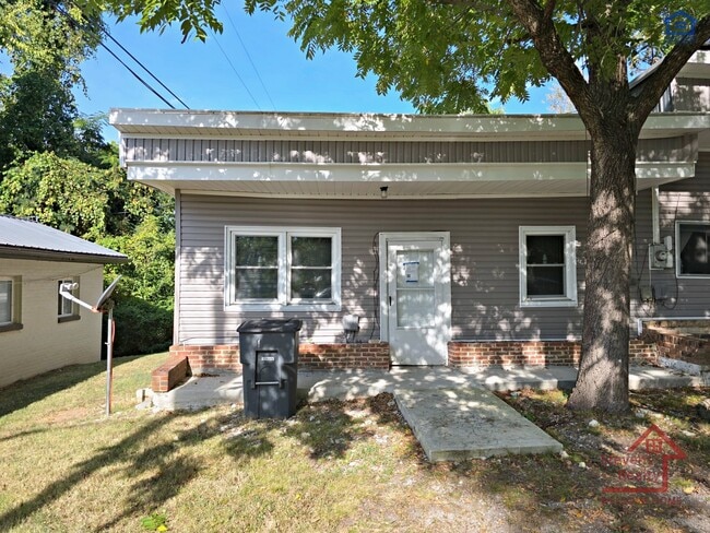 Photo - 1502 N Dixie Ave Apartment Unit B