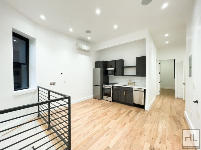 Spacious Williamsburg 3-Bed 2.5-Bath / Mas... - Spacious Williamsburg 3-Bed 2.5-Bath / Mas... Apartment Unit 1B