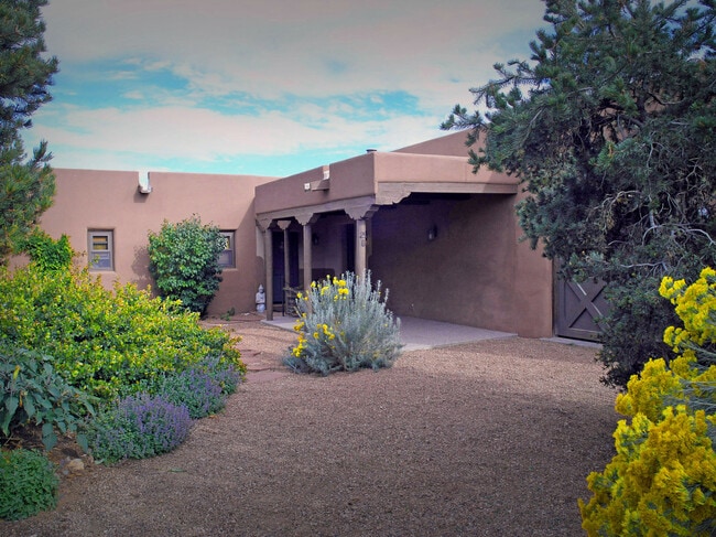 Photo - 25 Hondo Trail House