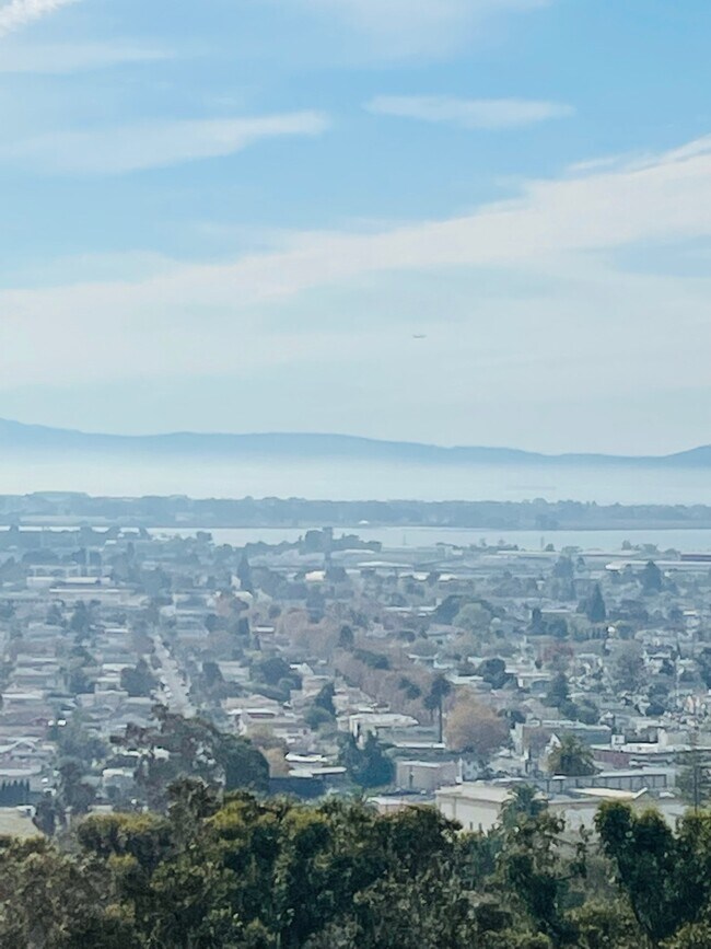 Photo - 6747 Simson St