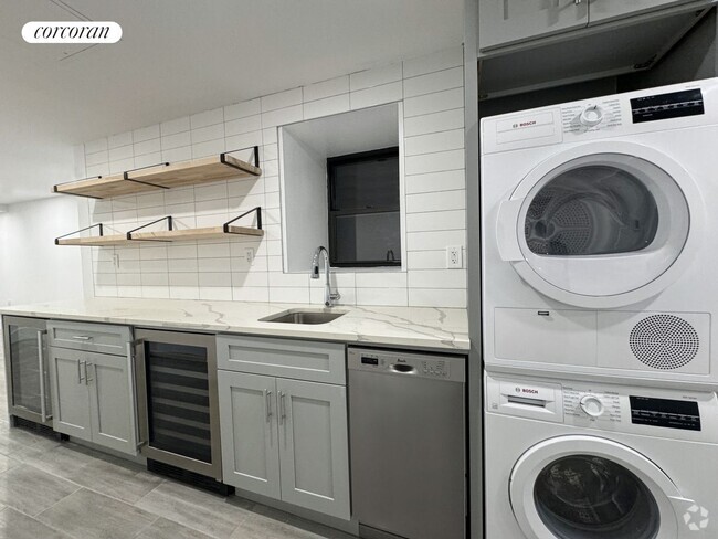 Building Photo - 323 E 93rd St Rental
