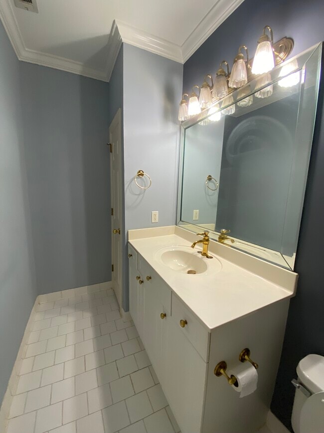 Baño completo - 116 31st Ave N Unidad 206
