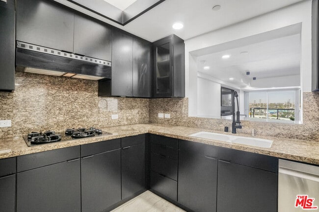 Photo - 13600 Marina Pointe Dr Unit 407