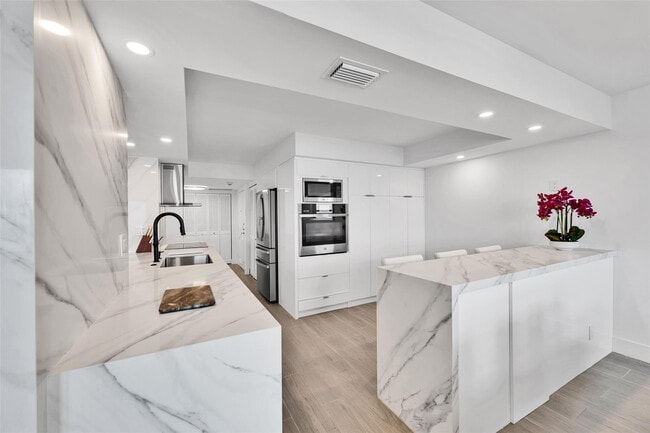 Building Photo - 5100 N Ocean Blvd Unit 1016