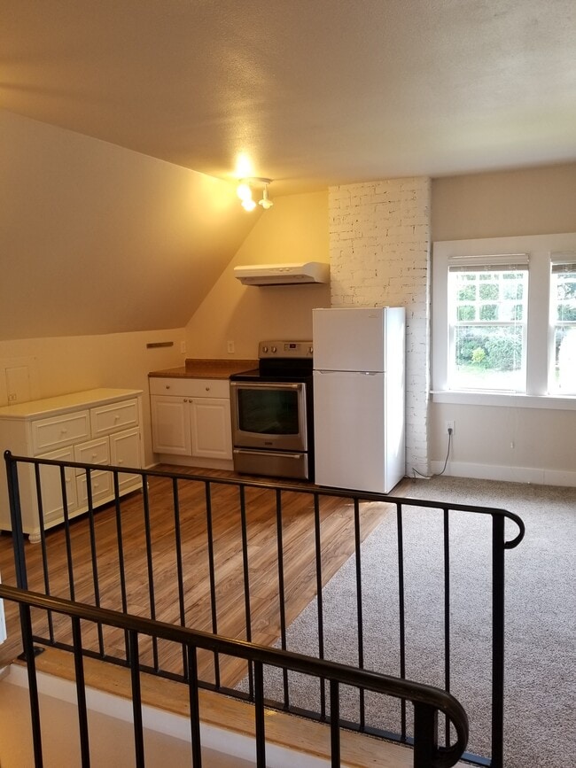Building Photo - 911 N Yakima Ave Unit 2 Rental