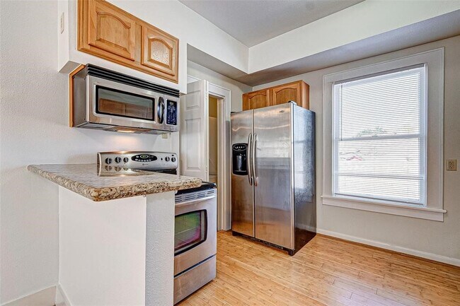 Photo - 1024 Heights Blvd Unit 3