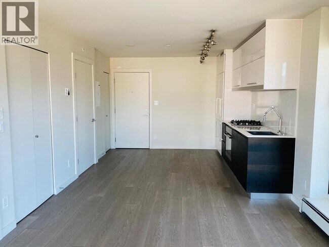 Photo - 189 Keefer St Unit 706