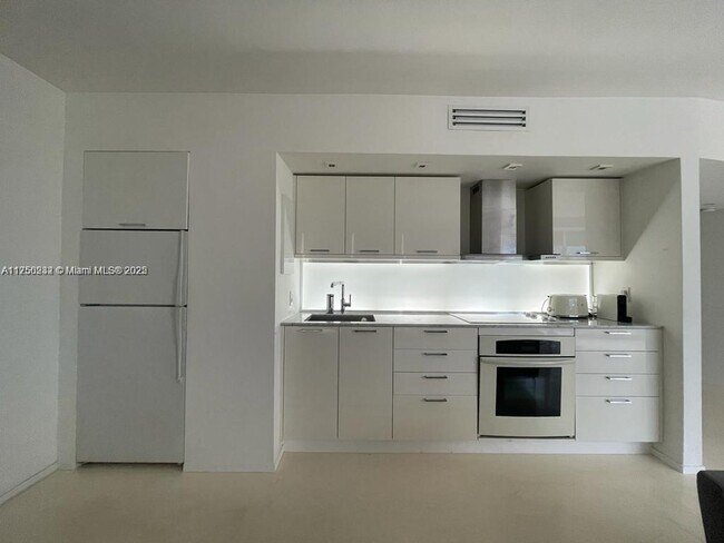 Photo - 900 Bay Dr Unit 315