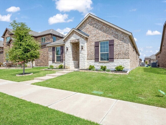 Photo - 2700 Franklin Dr House