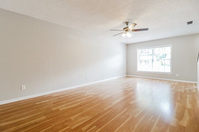 Photo - 2825 Cedaridge Dr