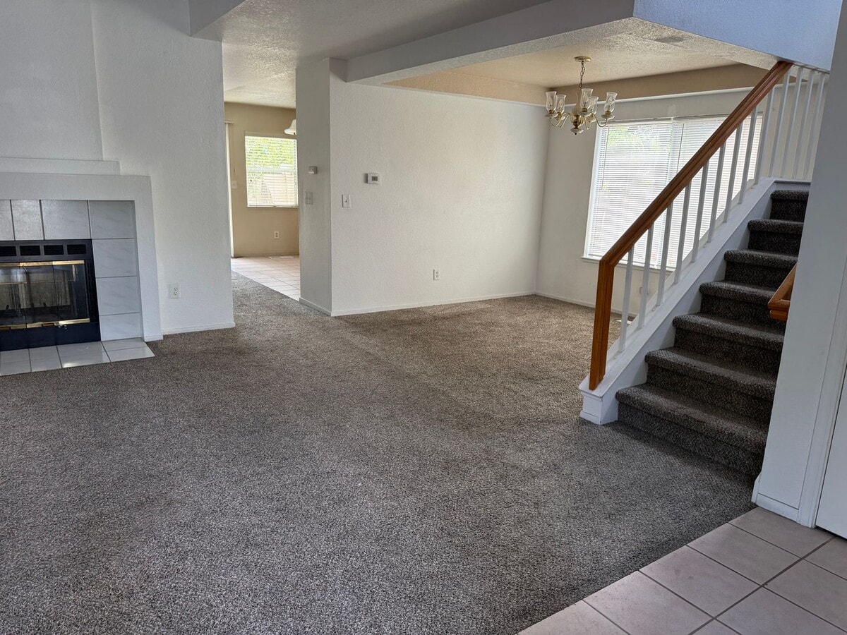 Photo - 418 Kinsmill Ct