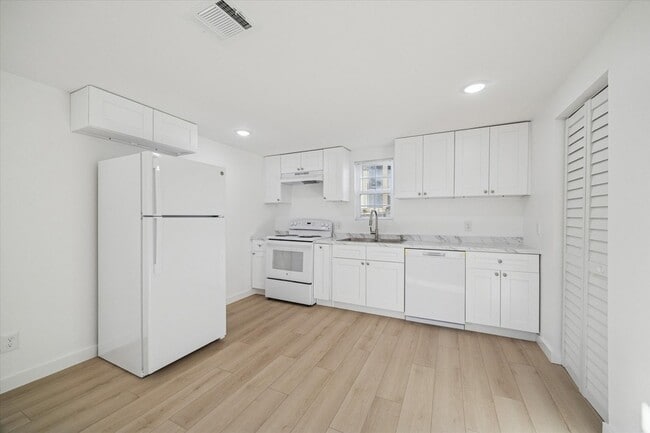 Photo - 711 E 32nd St Unit A