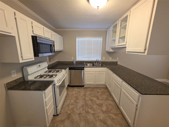 Photo - 21019 Western Valley Dr