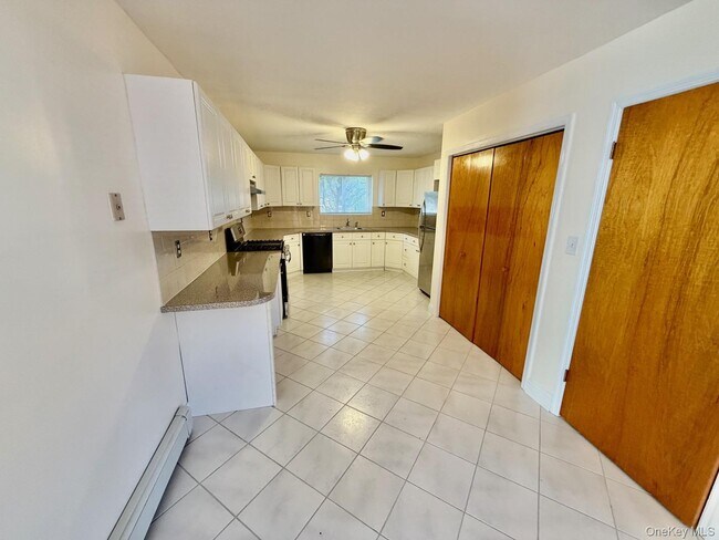 Photo - 456 E Chester St