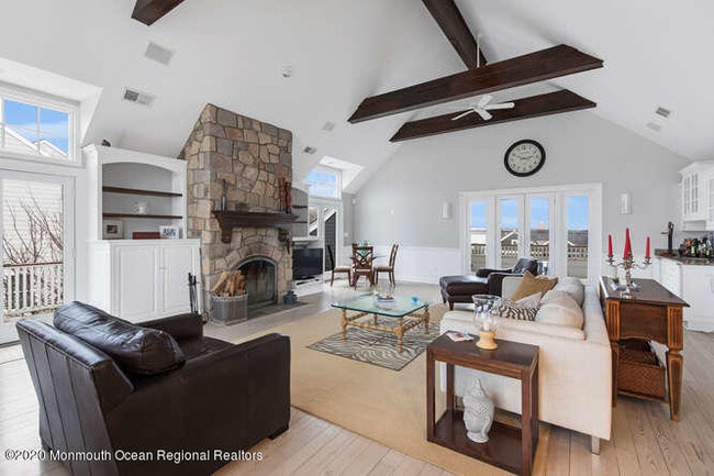 1081 Barnegat Ln
