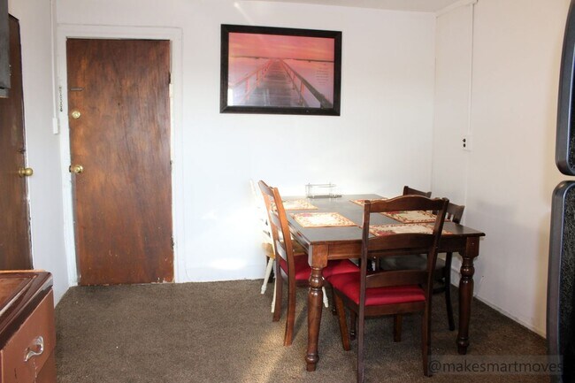 Photo - 835 W Marshall St Unit 6