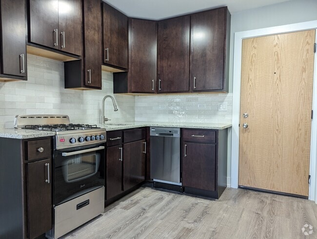 Building Photo - 456 W Barry Ave Rental