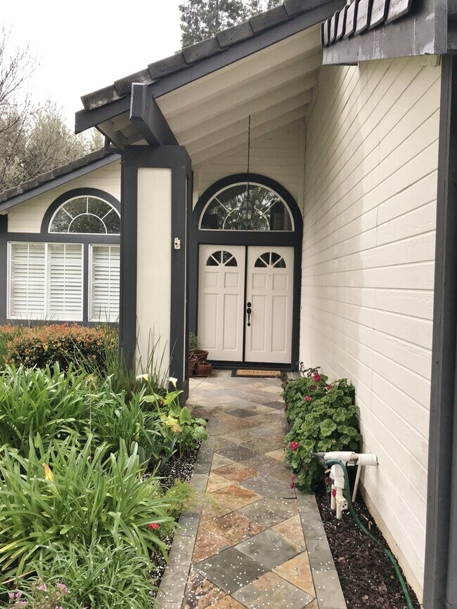 Photo - CORNER LOT MODERN 4 BEDROOM HOME DIXON *STAR RENTALS