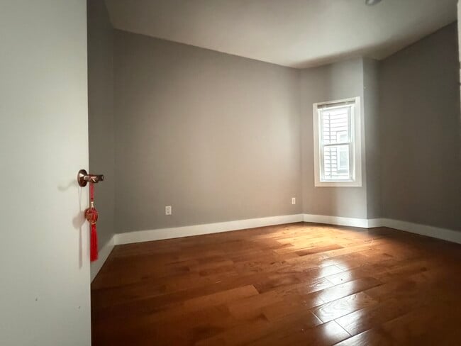 Photo - 45 Saint Pauls Ave Unit 2F