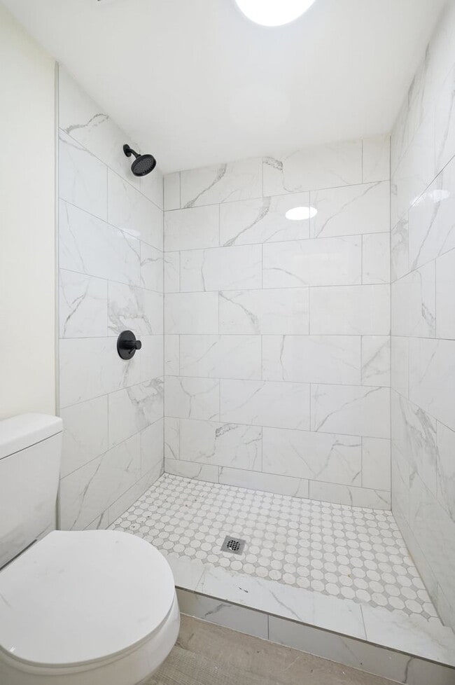 Photo - Large studio unit in a quiet Claremont Nei...