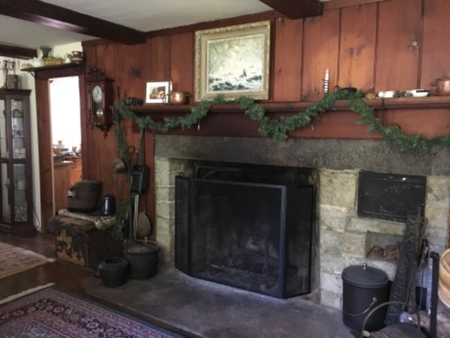 Photo - 200 Lovers Ln