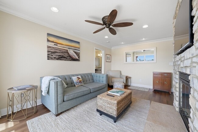 Photo - 840 Turquoise St Unit 304