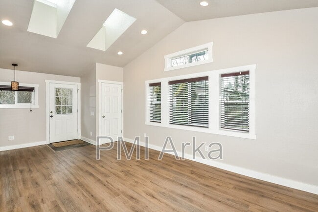 Photo - 320 166th Pl SE