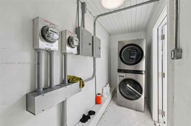 Photo - 5152 SW 6th St