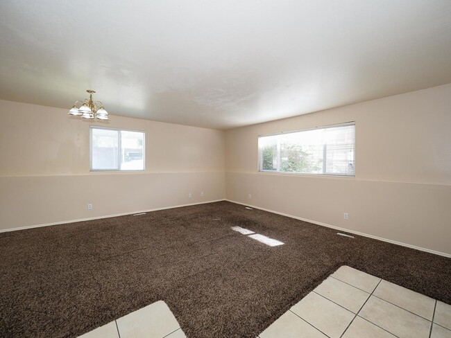 1445 S Monroe Blvd Unit 4