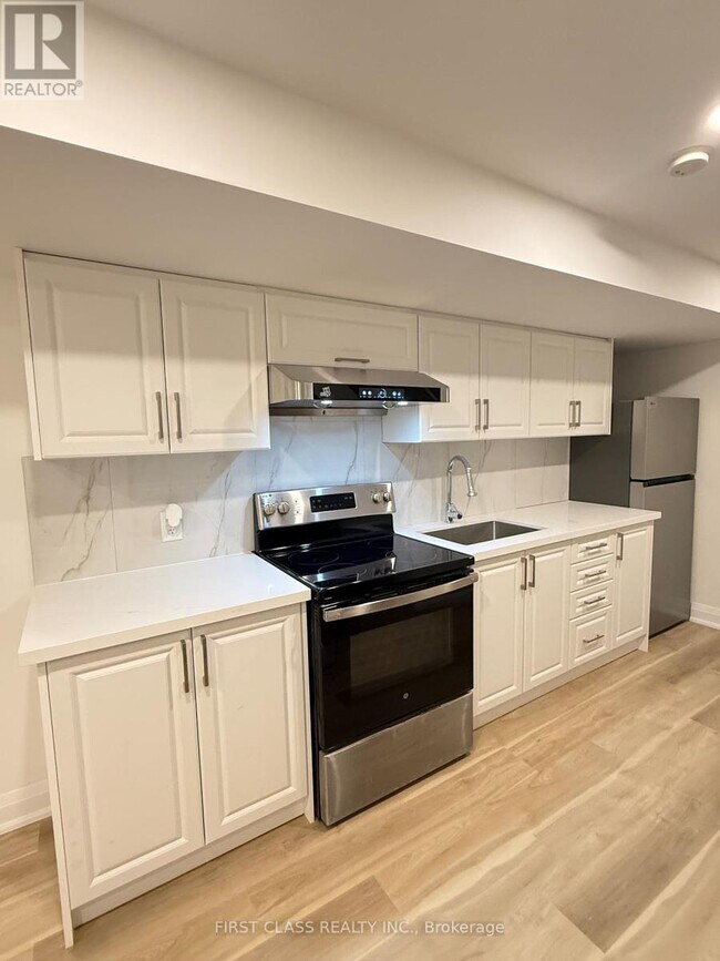 Photo - 15 Avenida St