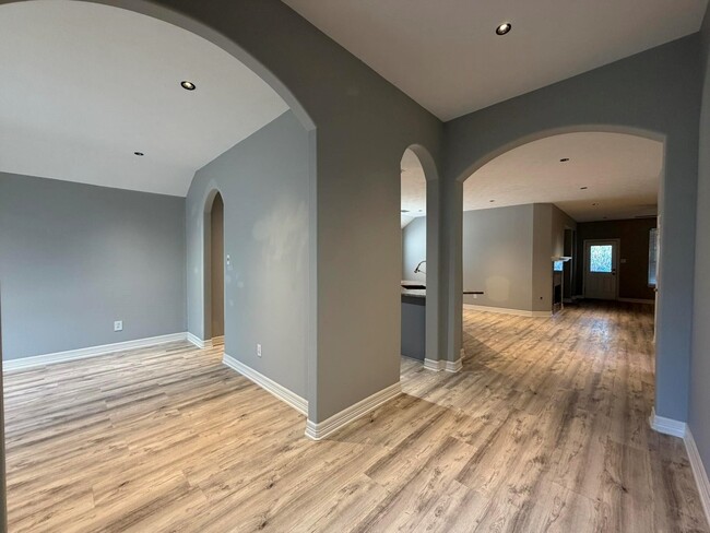 Photo - 19438 Nasworthy Dr