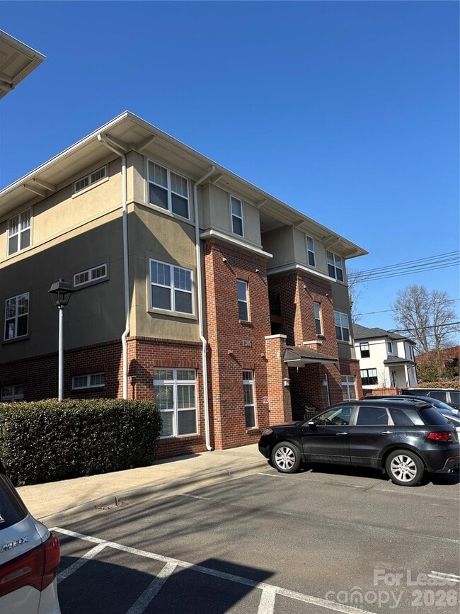 Building Photo - 1306 Kenilworth Ave Unit 312